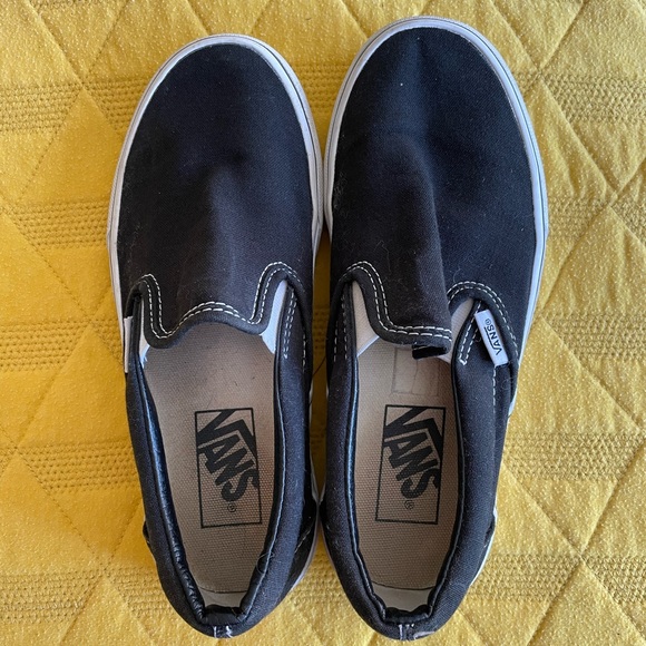 Classic Slip-On Vans Size 5.5 - Picture 2 of 6